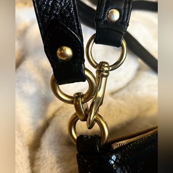 Coach Black Leather Shoulder Bag *LIKE NEW* - Picture 3 of 6